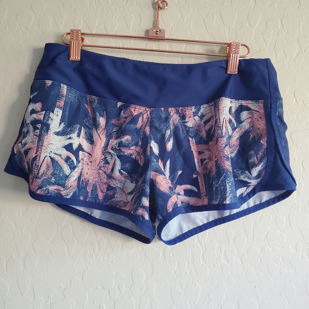 ⭐4/$20 Roxy Shorts Medium